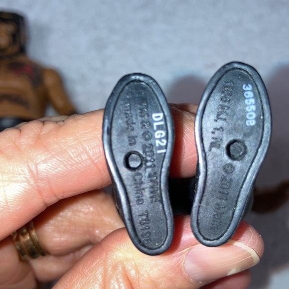 2011 WWE wrestling figures Samoa, The Rock and Neville - Picture 6 of 6